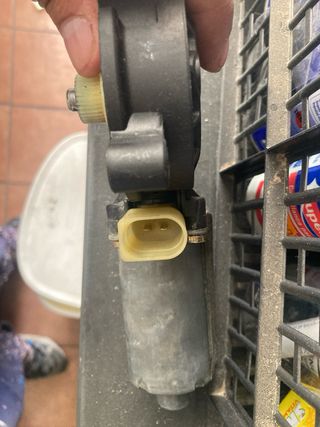 motor elevalunas bmw conpact 