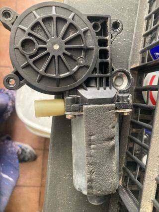 motor elevalunas bmw conpact 