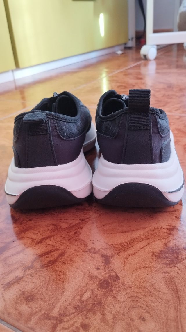 Zapatillas Zara núm. 36