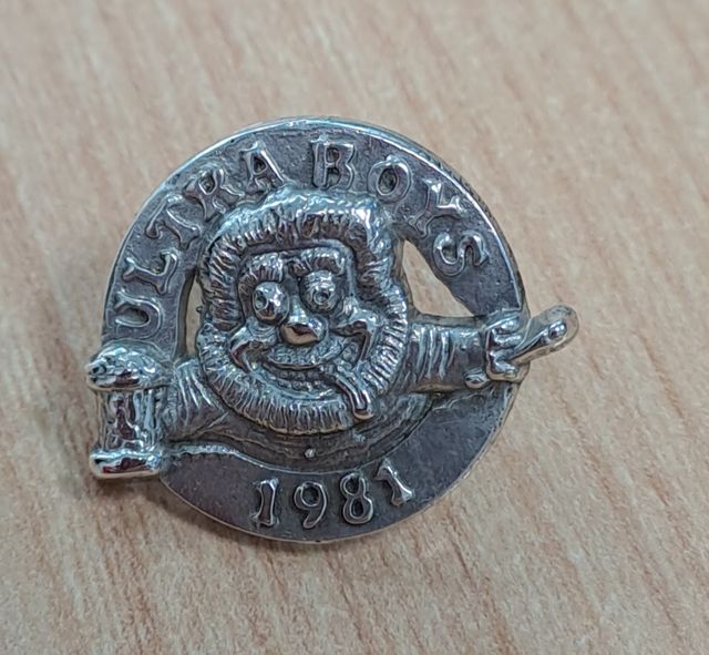 PIN PLATA ULTRA BOYS SPORTING GIJÓN ULTRABOYS 1981