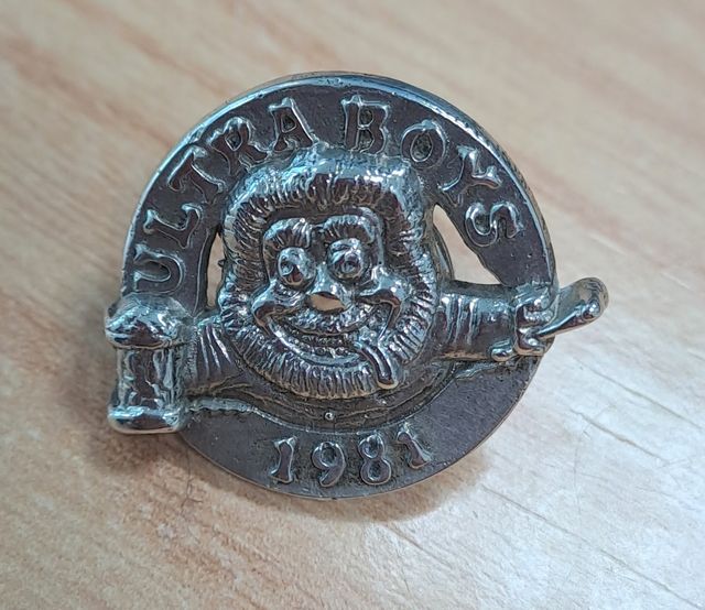 PIN PLATA ULTRA BOYS SPORTING GIJÓN ULTRABOYS 1981