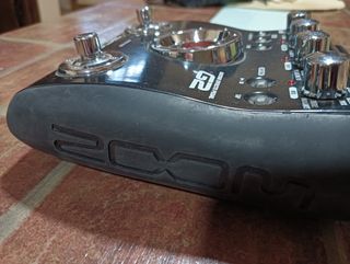 Multiefecto para guitarra o bajo