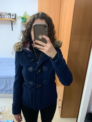 Abrigo azul marino de Stradivarius