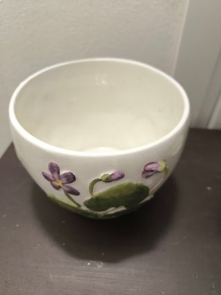 Vaso in ceramica di Bassano con violette
