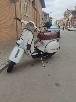 Vespa px200 iris