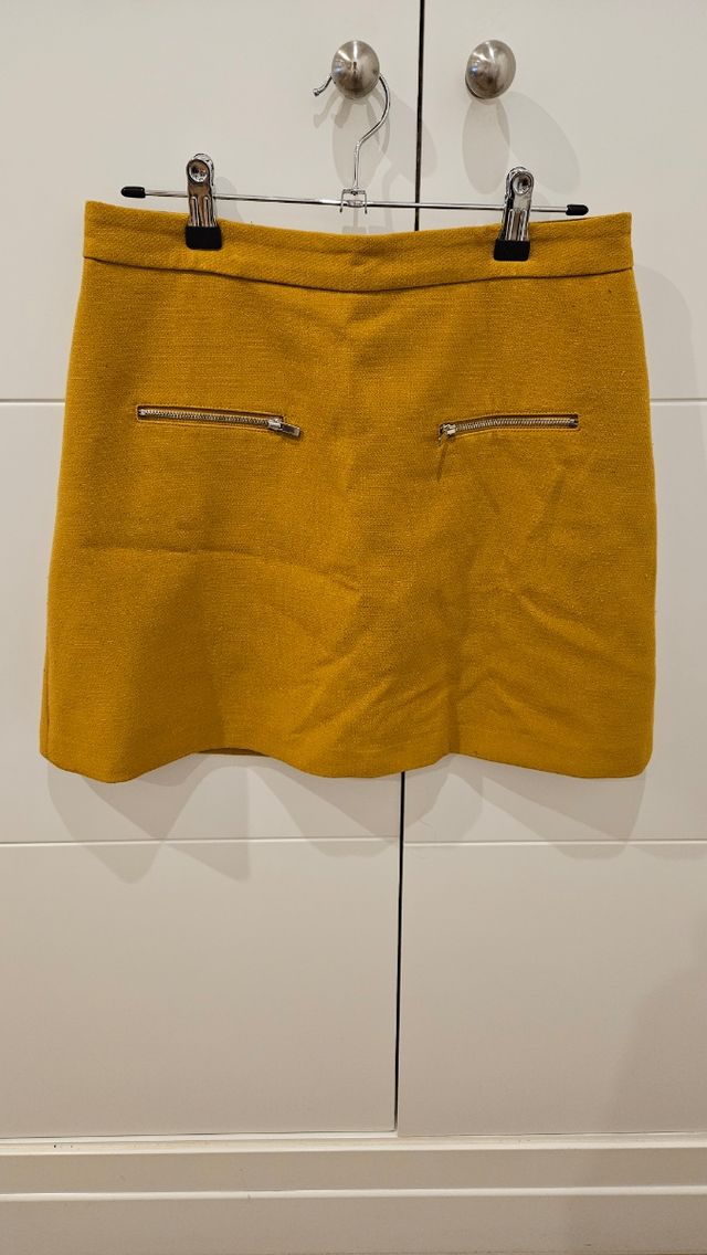 Minifalda color mostaza