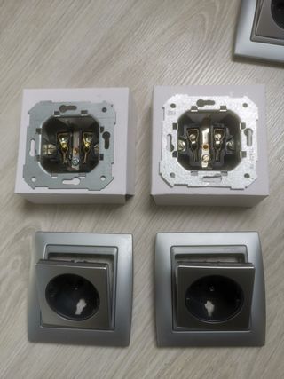   5 INTERRUPTORES Y ENCHUFES -SIMON 33 alumini