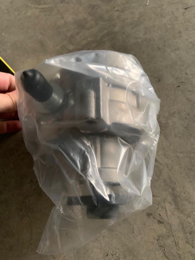 Bomba dirección Ford Transit Mk4