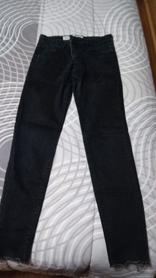 Vaqueros bershka negros