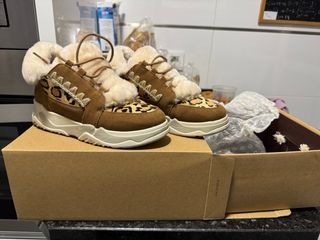 Botines MOU numero 39