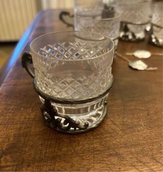 Ciotola e bicchierini in cristallo e peltro
