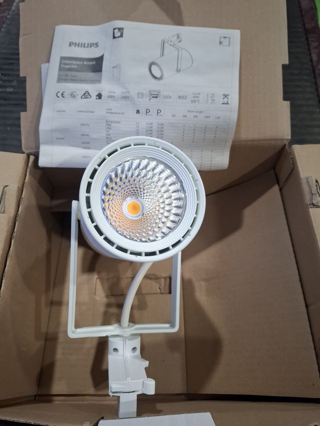 foco philips ST320T LED27S-827