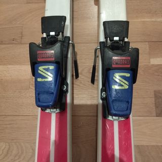 eskis DYNASTAR ACX 162 con fijaciones SALOMON