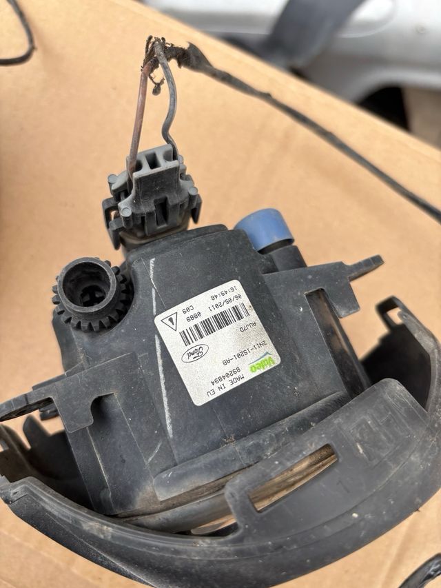 Faro antiniebla ford focus 2012 2013 2011 pilotos