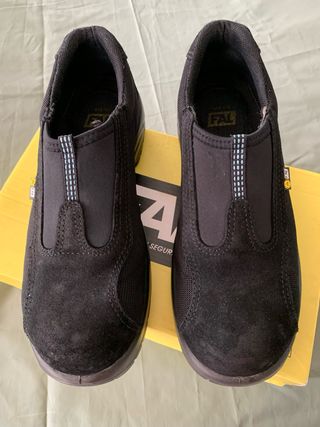 Zapatos de seguridad FAL. T. 42.