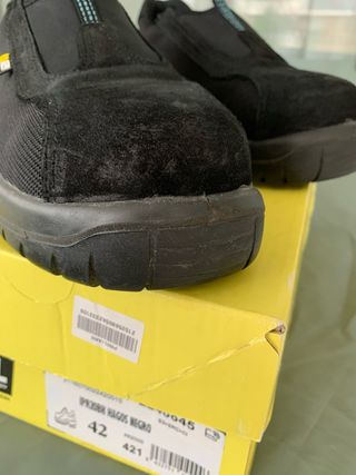 Zapatos de seguridad FAL. T. 42.