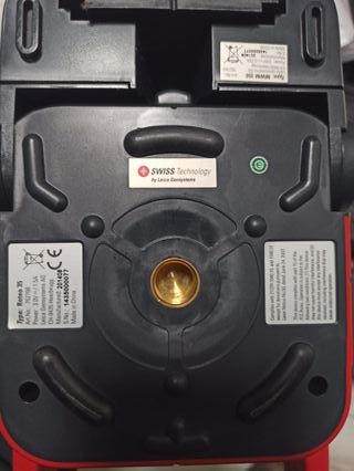 Nivel LEICA Roteo 35