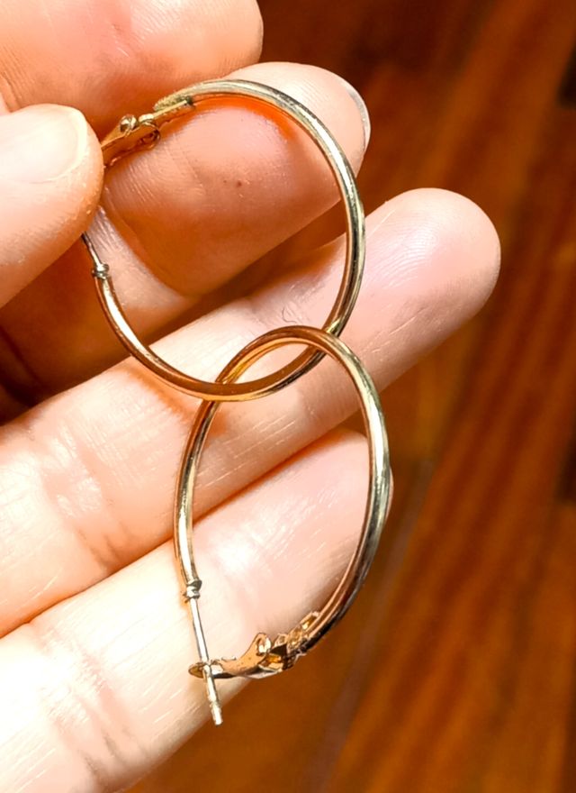 Pendientes (5 € cada par) de acero quirúrgico