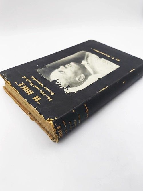 Libro antiguo 1930 Biografía de Benito Mussolini