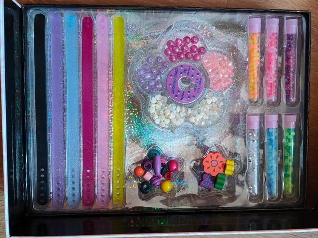 CREADOR DE PULSERAS Y COLLARES SIN ESTRENAR Nuevo