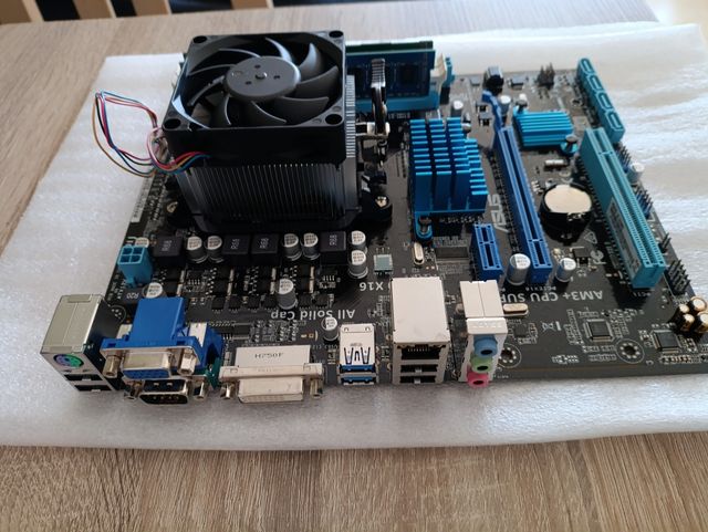 Placa base,  procesador , RAM y Disco Duro