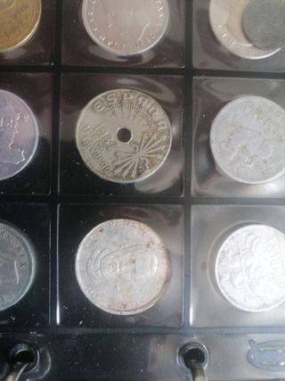 Álbum con 164 monedas antiguas países 