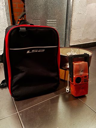 Mochila casco moto