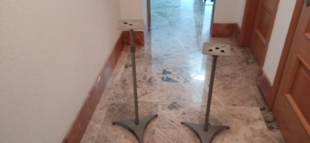 Soportes suelo altavoces
