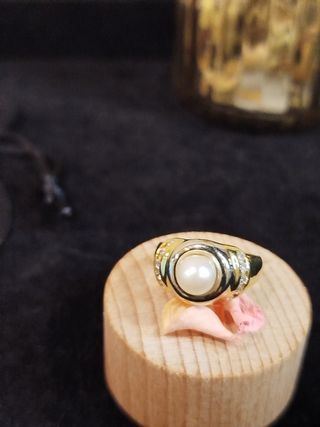 Anillo oro mixto de 18k ,perla y circonitas. 