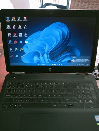 Portátil gamer HP Pavilion i7 9750 16GB 2 HD