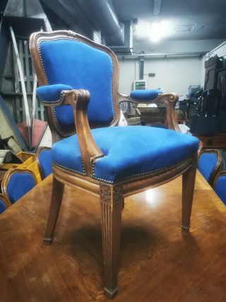 Nos quedan 8 sillas. Comedor.