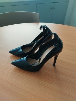 Zapatos tacón azul charol