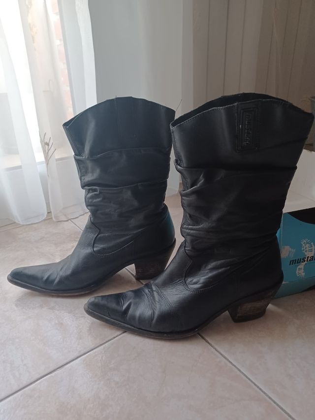 Botas de cuero negras