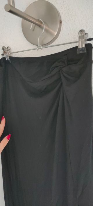 Falda larga negra con raja