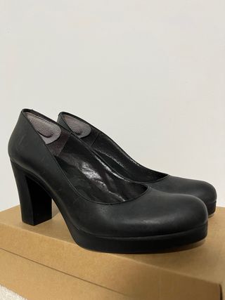 Zapatos de salón de piel negros