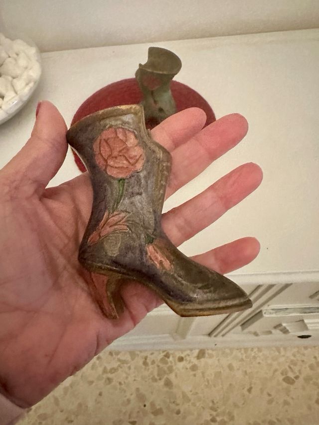 Pareja de botitas antiguas