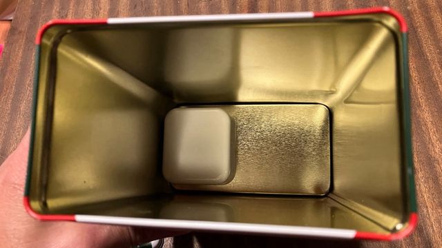 Caixa de metal musical