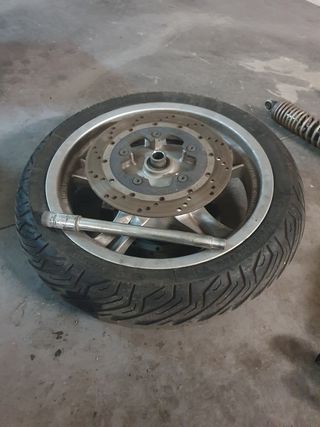 Piezas para kymco sciting 500