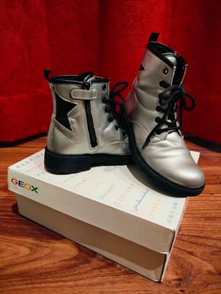 Botins Prateados Geox EU33