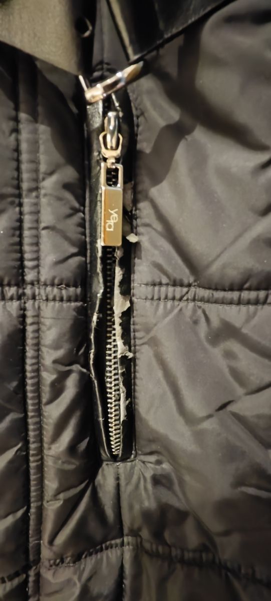 Parka de mujer. Marca Yera.