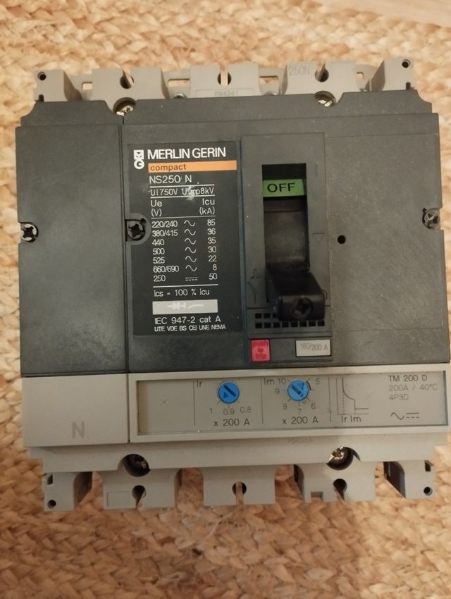 Interruptor general de corte 250A, electricidad