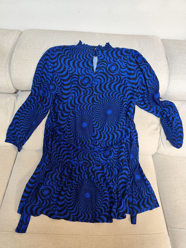 Vestido desigual sin estrenar.