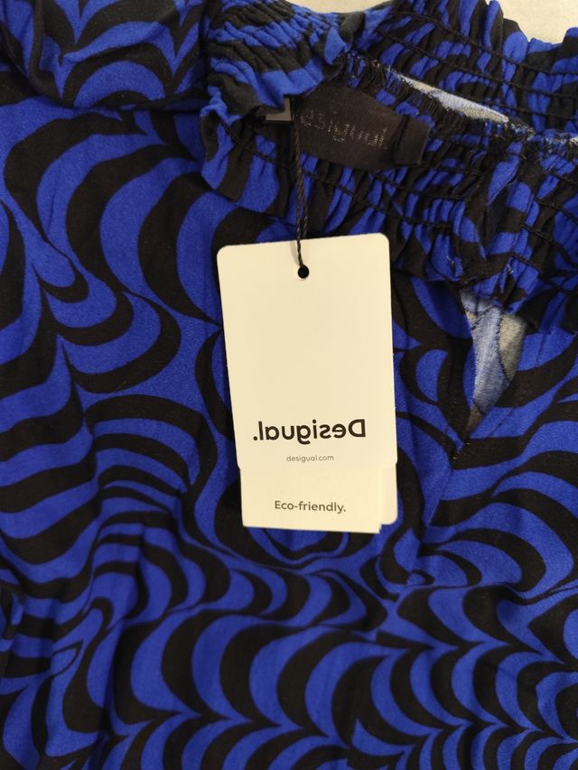 Vestido desigual sin estrenar.