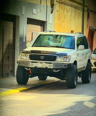 Toyota Land Cruiser 100 2000
