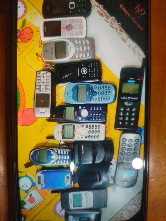 Vecchi telefoni cellulari 
