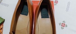 Zapato piel mujer tacón bajo y suela cuero