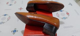 Zapato piel mujer tacón bajo y suela cuero
