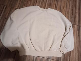 Sudadera Chip Bershka. Talla XS