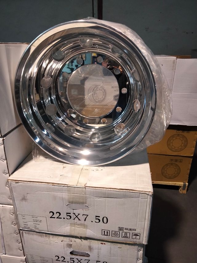 LLANTAS FOR AL DOLLY CAMION