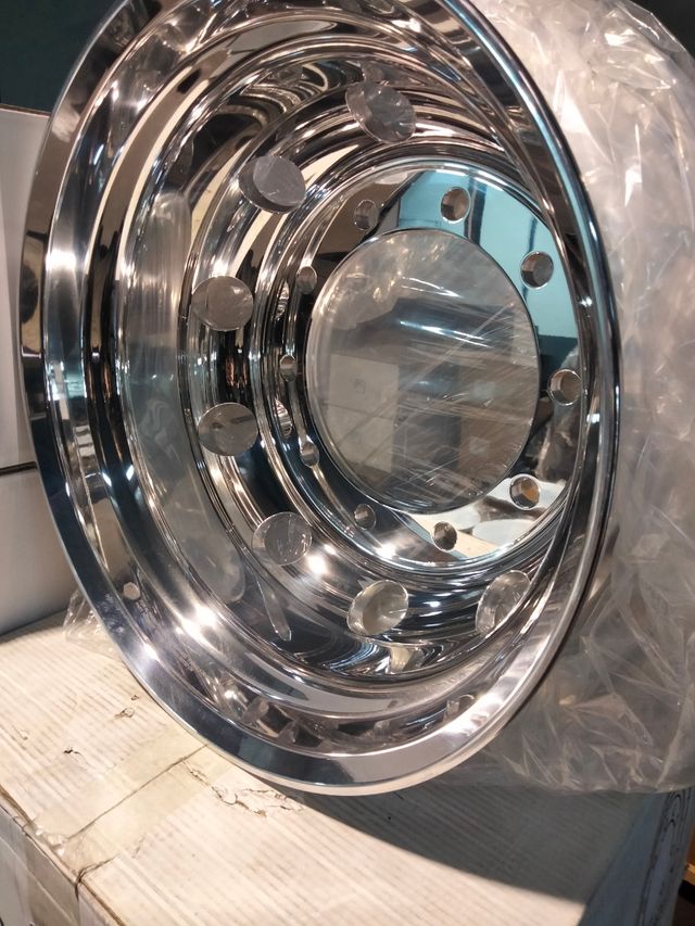 LLANTAS FOR AL DOLLY CAMION